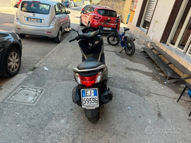 Yamaha nmax cc125 come foto tagliandato