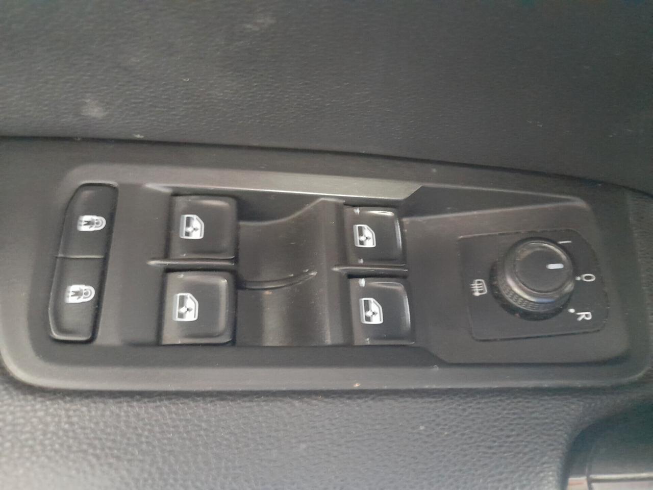 Volkswagen Touran 2.0 TDI 7 POSTI