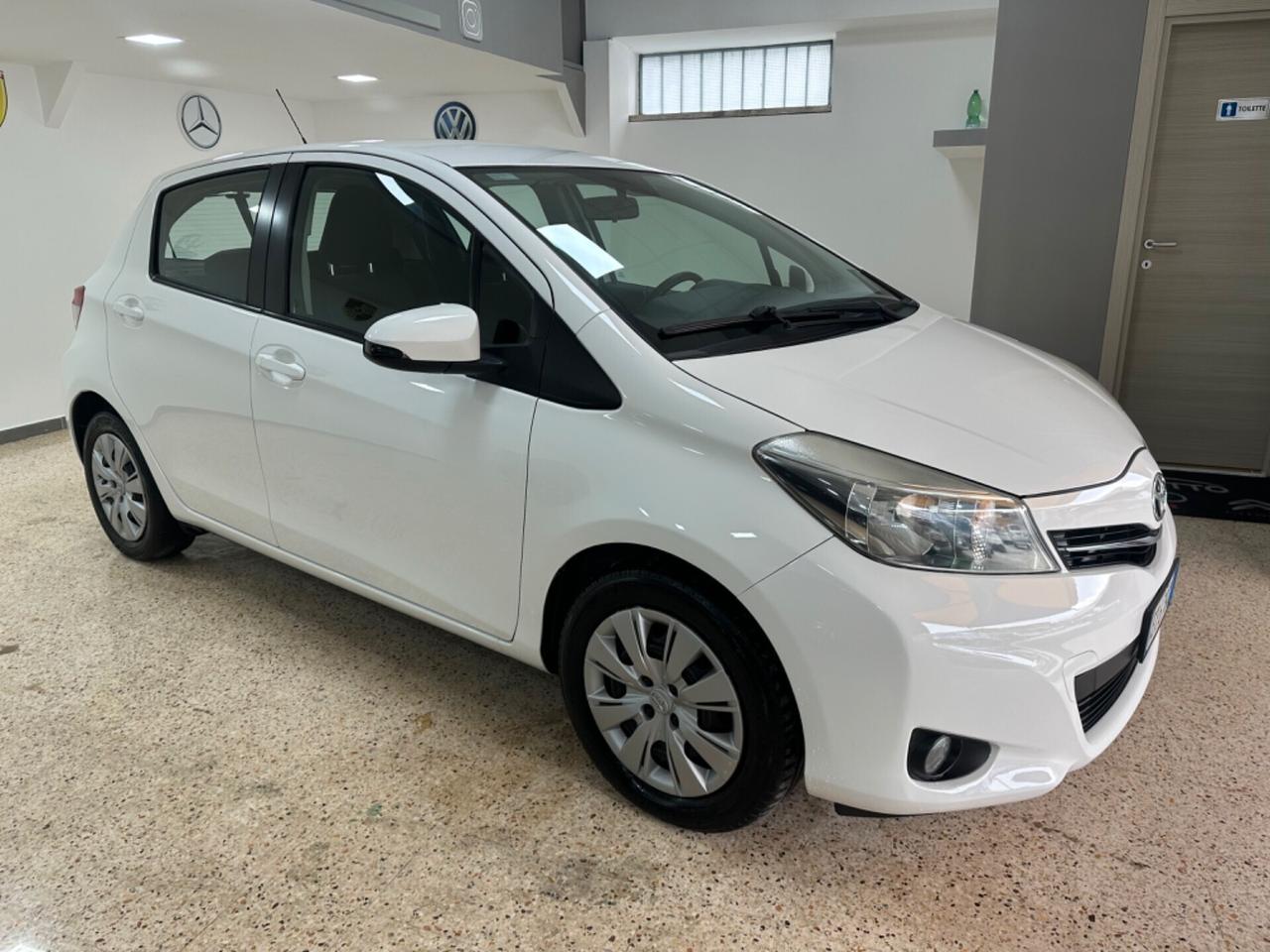 Toyota Yaris 1.0 5 porte Lounge
