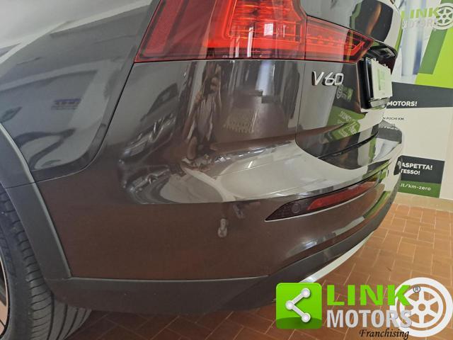 VOLVO V60 Cross Country 2.0 B4 D 211H 195 MHEV HYBRID PLUS AWD AUTOMATICA