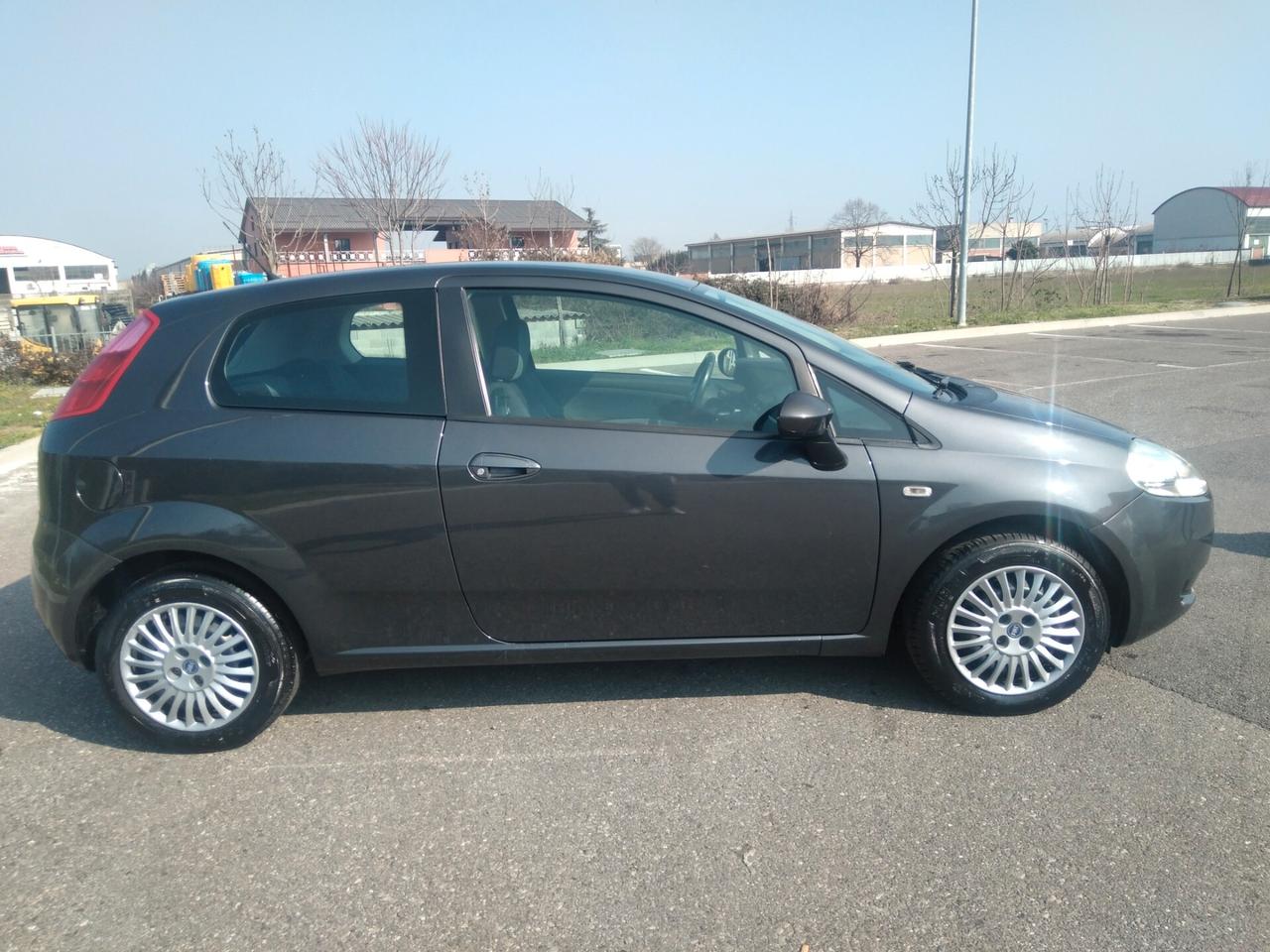 Fiat Grande Punto 1.2 65cv 3 porte Dynamic x neopatentati