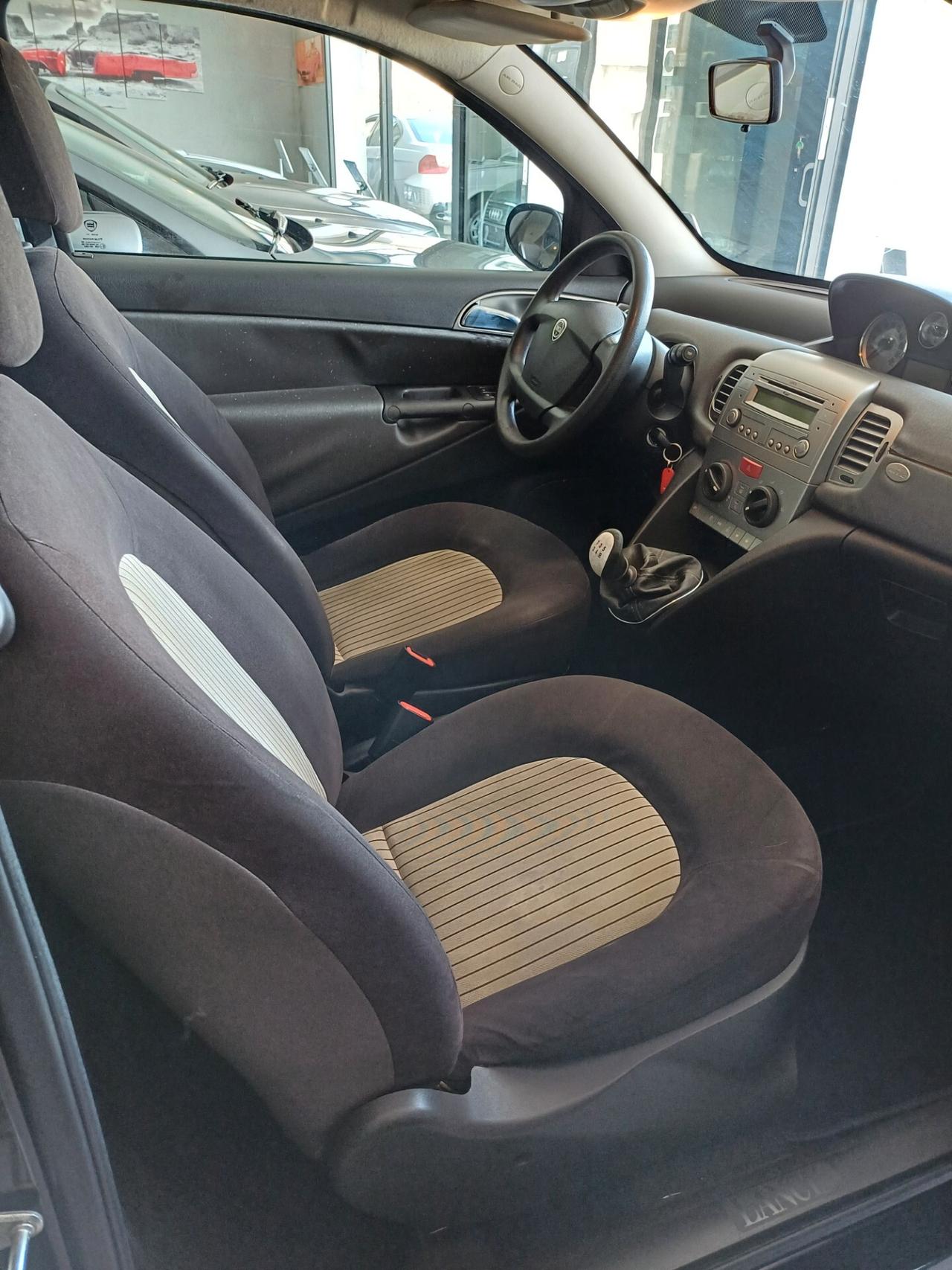 Lancia Ypsilon 1.2 Argento