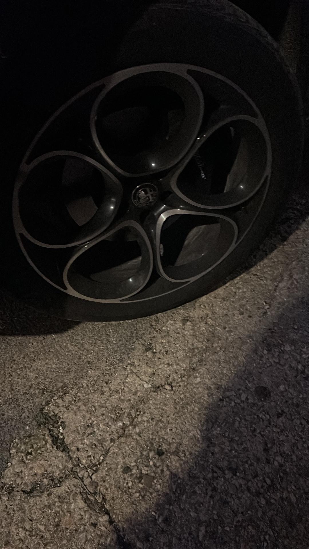 Alfa Romeo Stelvio Total Black Q4 Veloce