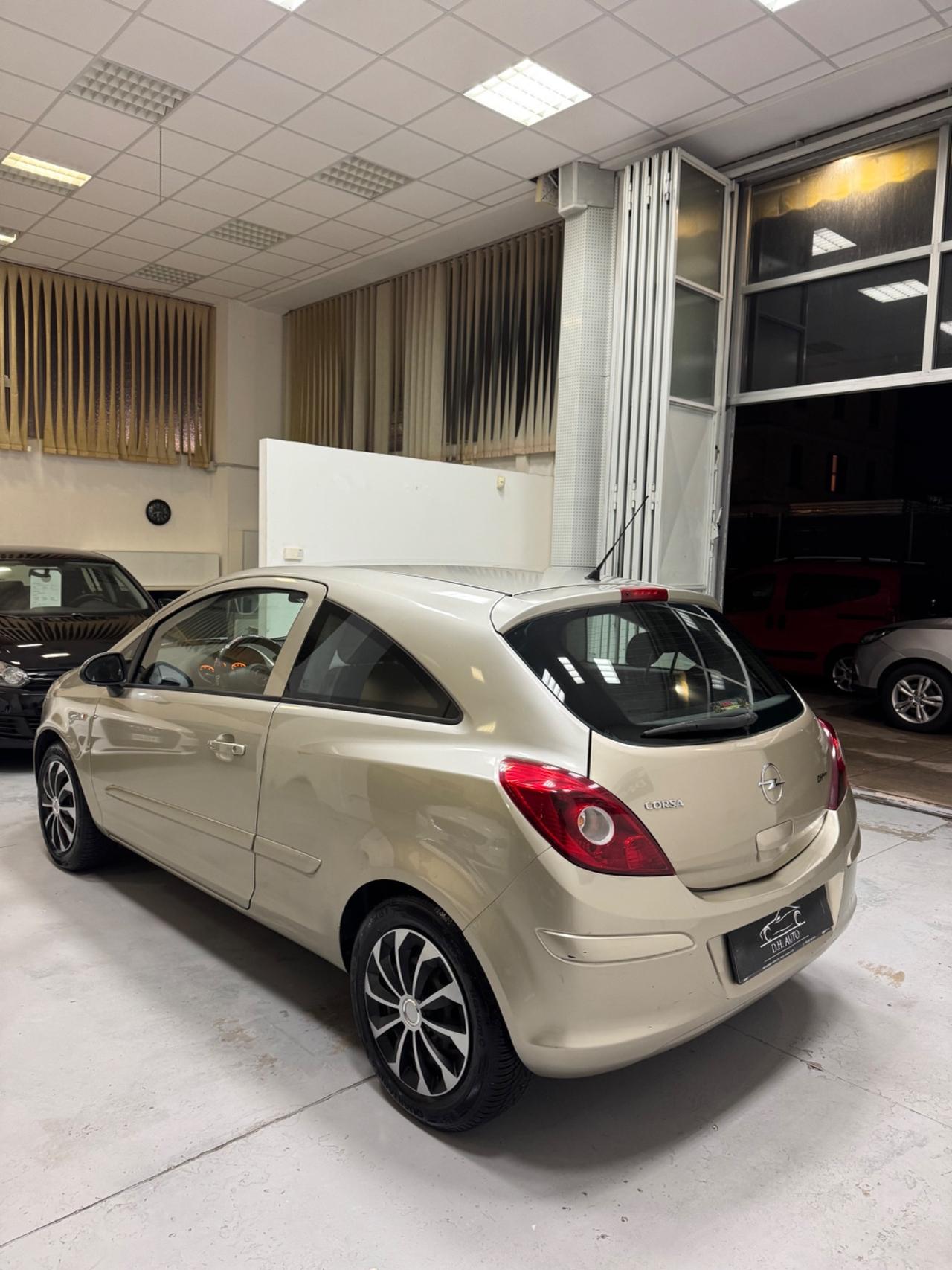 Opel Corsa 1.2 3 porte Sport