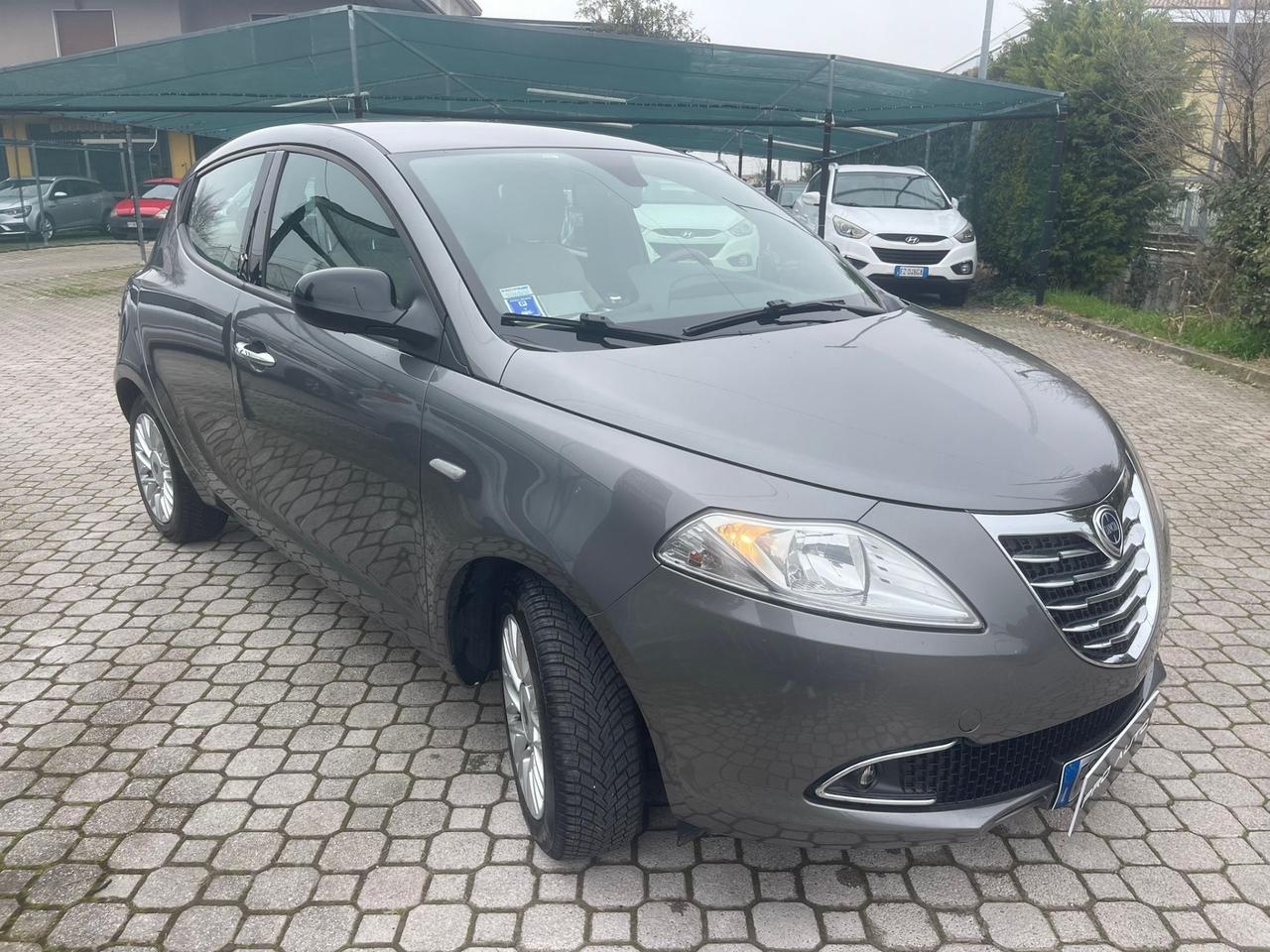 Lancia Ypsilon 0.9 TwinAir 85 CV 5 porte S&S DFN Platinum