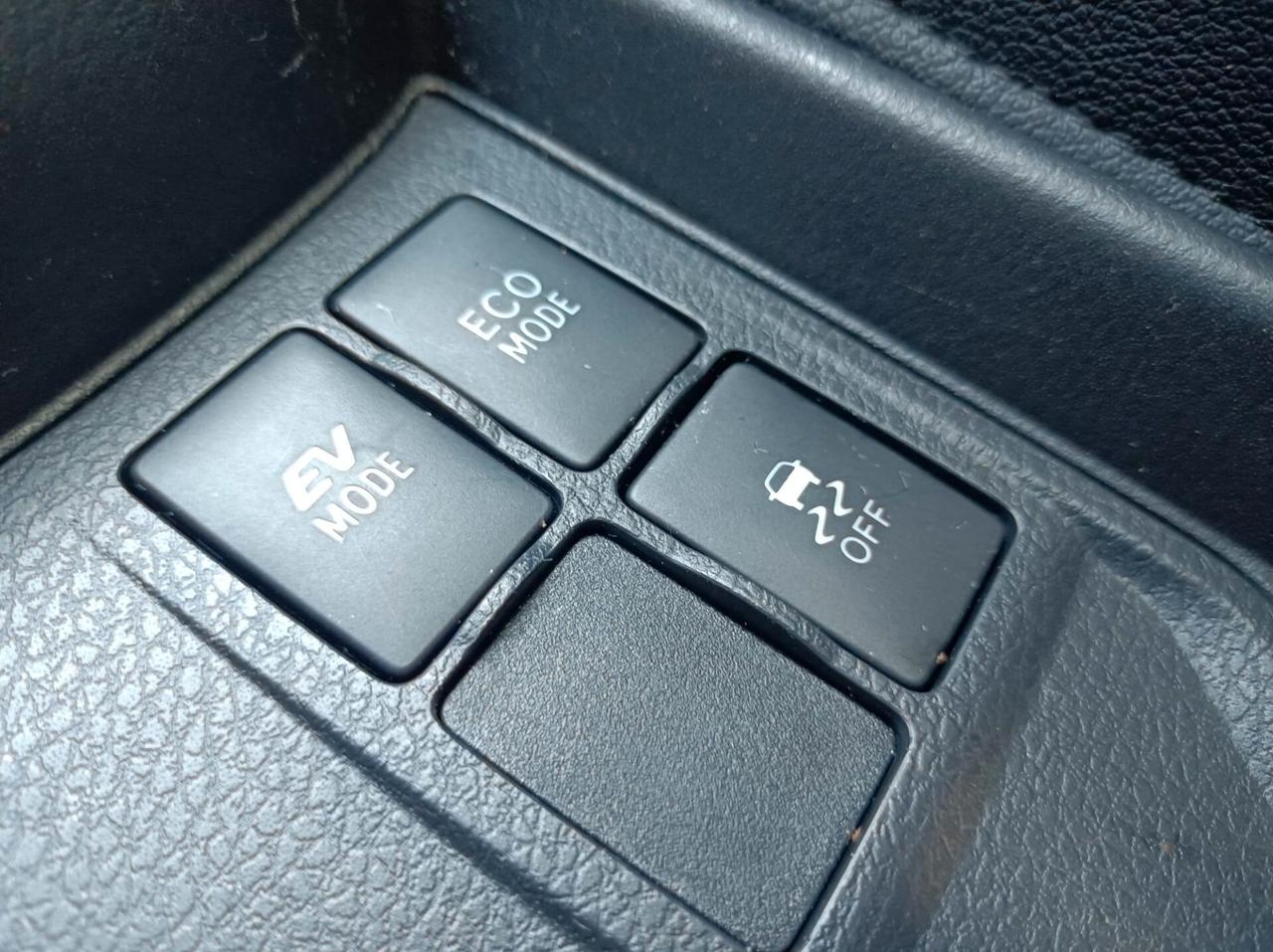 Toyota Yaris 1.5 hybrid 5 p. trend "White Edition"