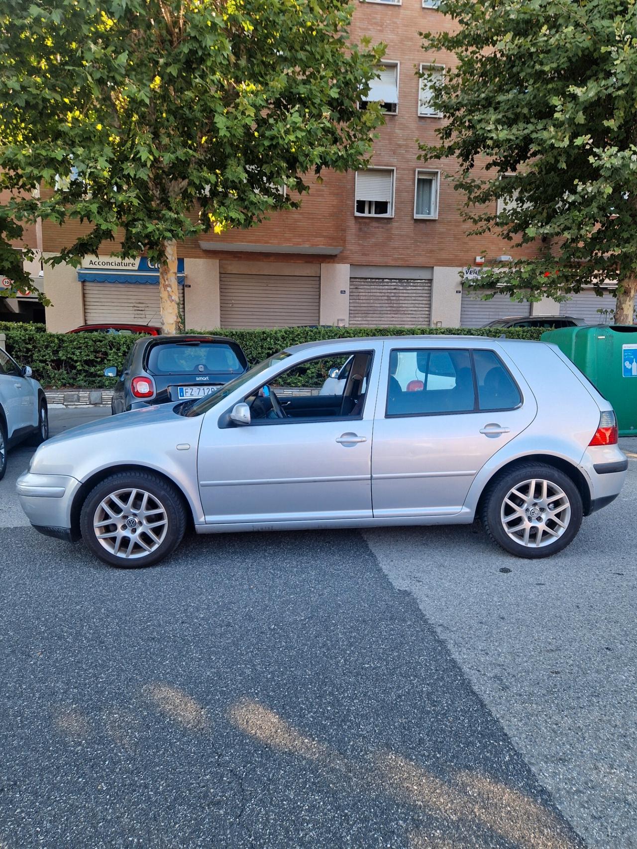 Volkswagen Golf 1.6 Benz 101 CV 5 porte - 2000