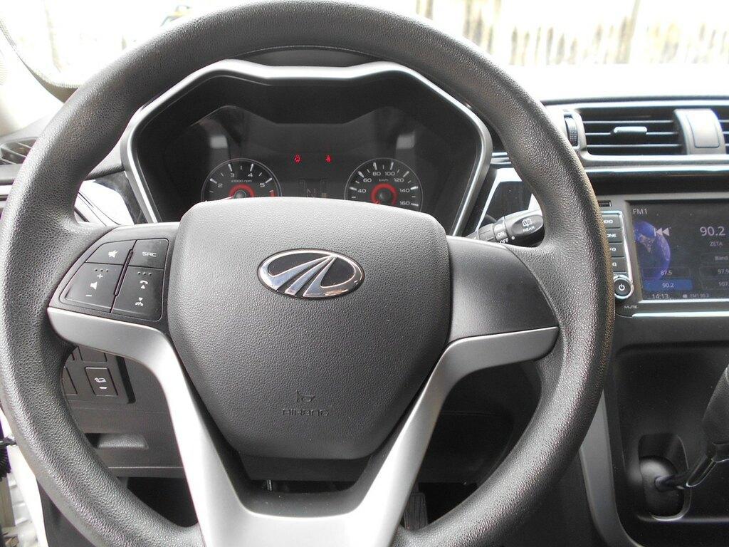Mahindra KUV100 1.2 K8 FWD