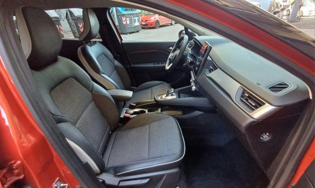 RENAULT Captur Plug-in Hybrid E-Tech Initiale Paris