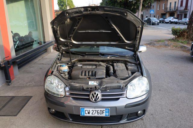 VOLKSWAGEN Golf V 1.6 Benzina 5 Porte Comfortline per NEOPATENTATI