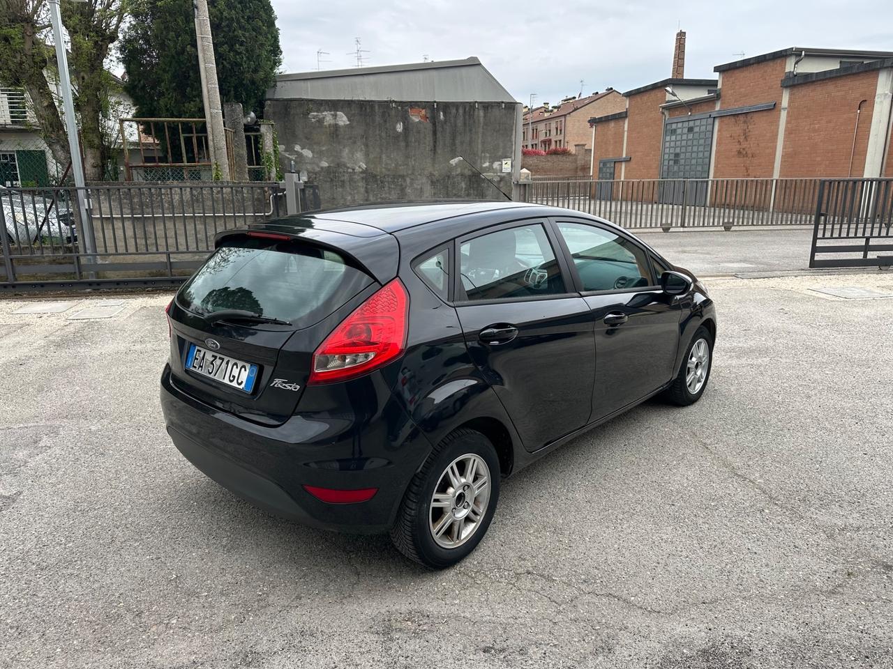 Ford Fiesta 1.4 5 porte Bz.- GPL OK NEOPATENTATI