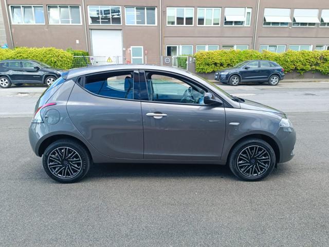LANCIA Ypsilon 1.0 FireFly 5 porte S&S Hybrid Silver Plus