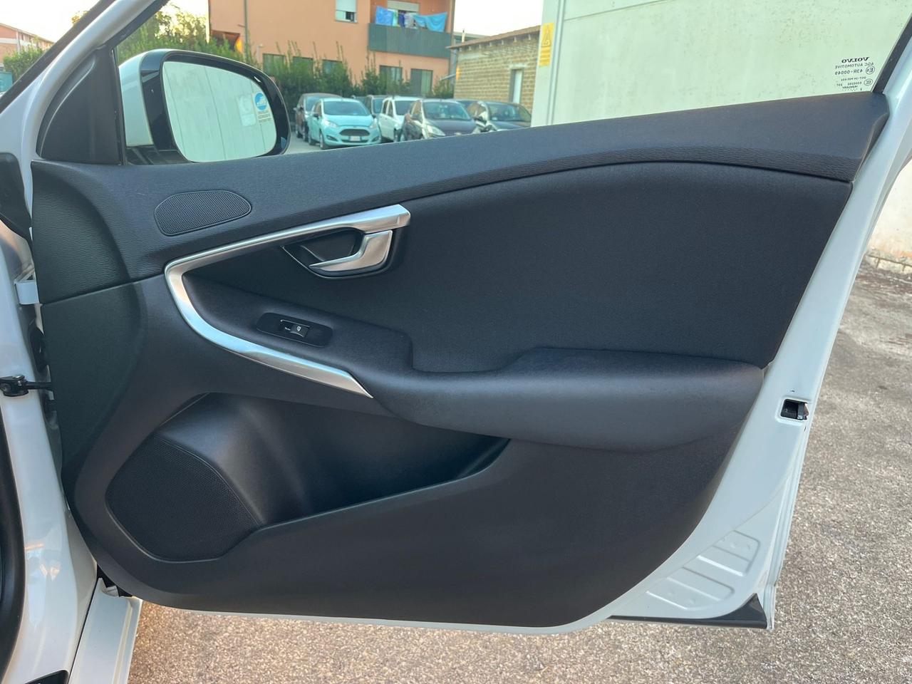 Volvo V40 D2 1.6 Diesel Summum