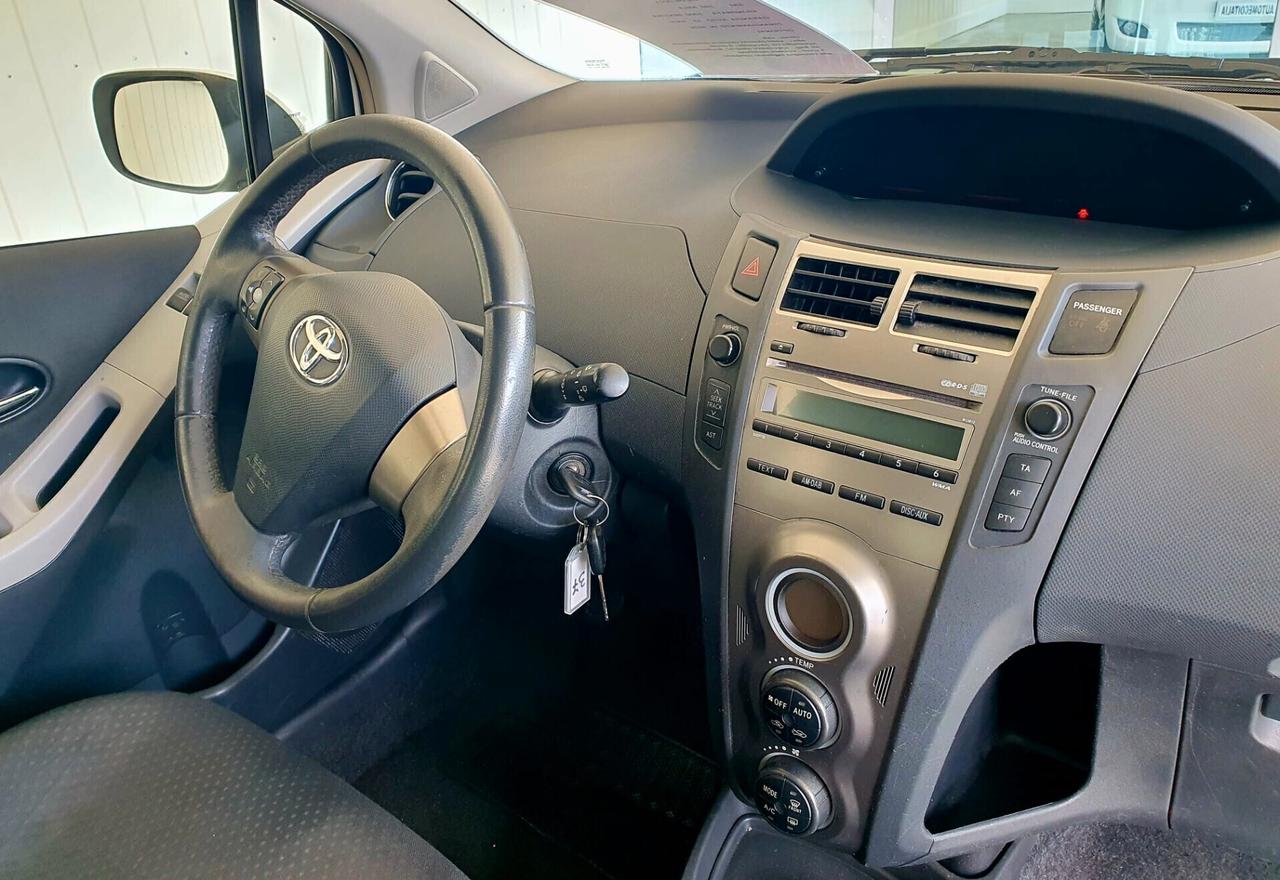 Toyota Yaris 1.0 BENZ. - 2011 - KM. 160.000