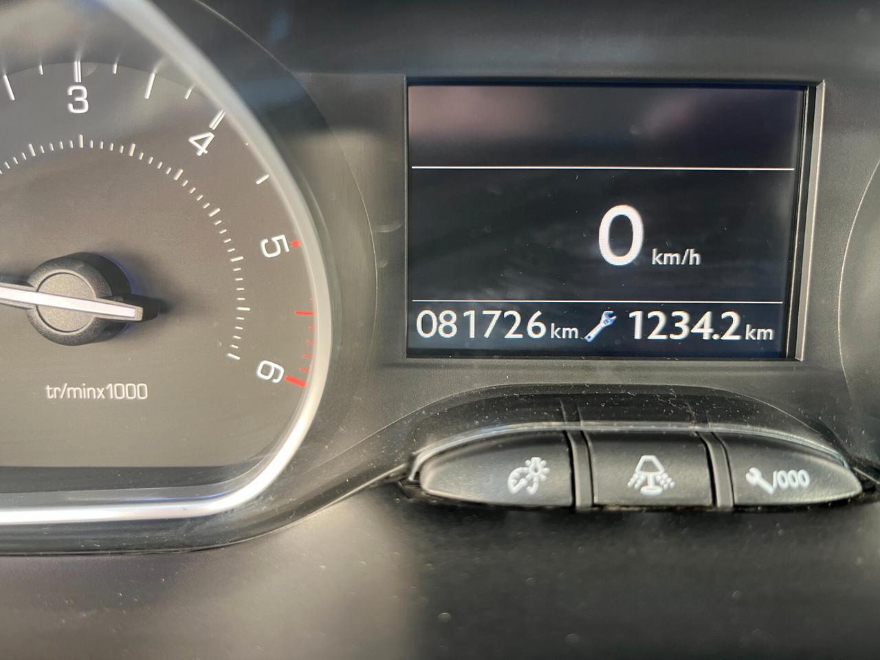 Peugeot 208 1.4 HDi 68 CV 5 porte Allure