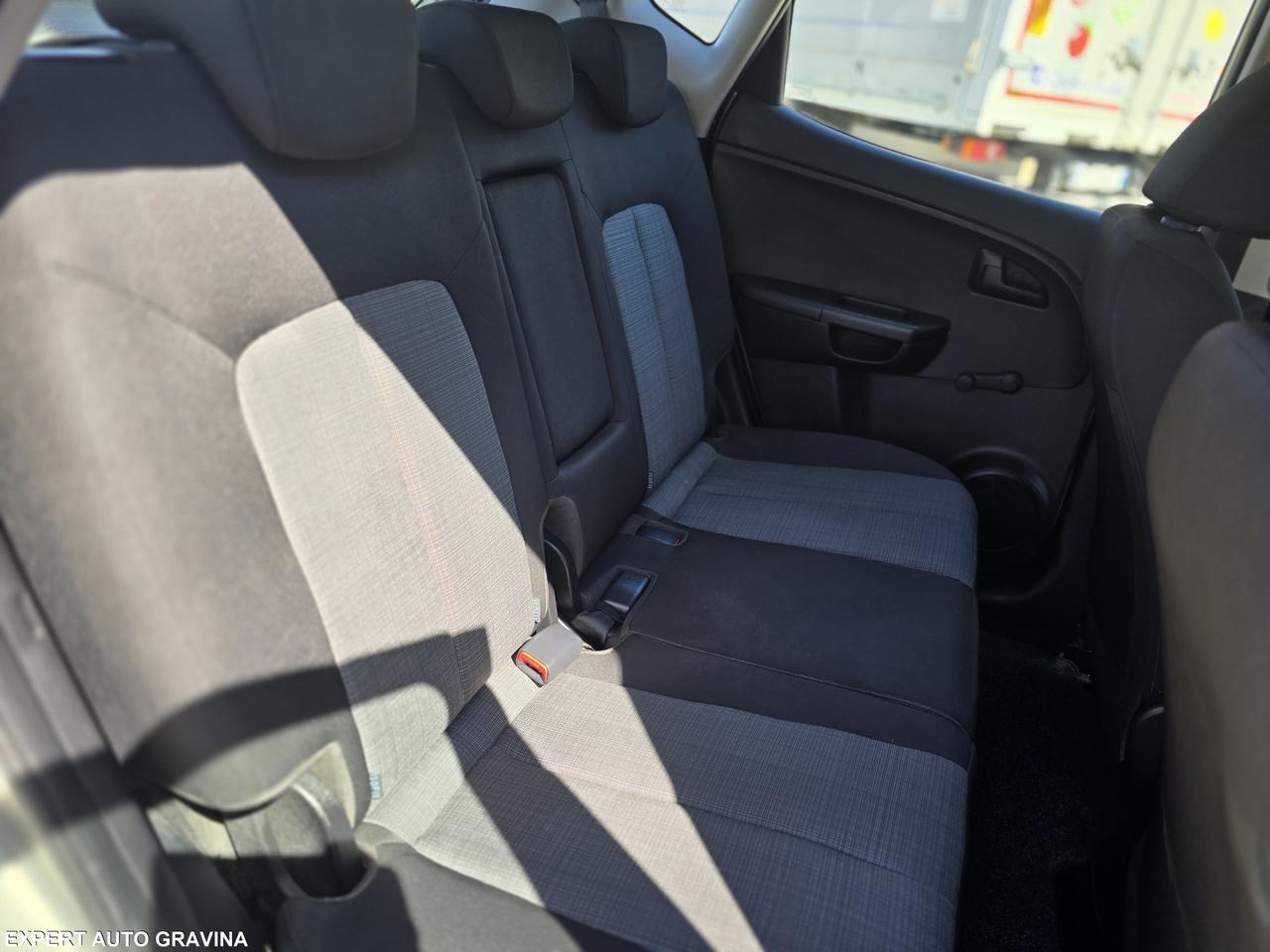KIA VENGA 1.4 DIESEL OK NEO PATENTATI PARI AL NUOV
