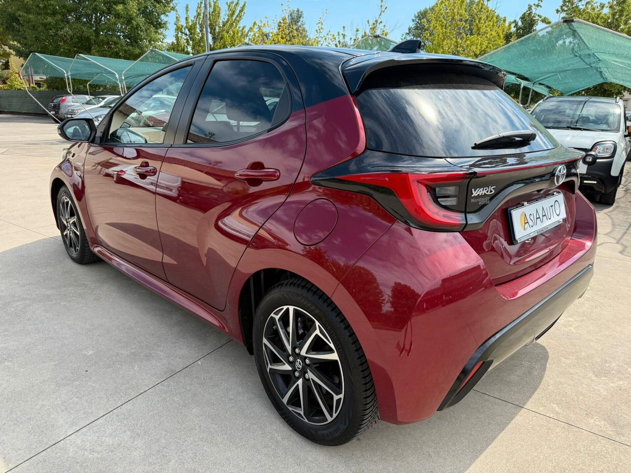 Toyota Yaris 1.5h Lounge PREZZO REALE