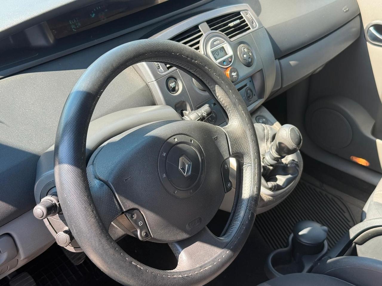 Renault Scenic Grand Scénic 1.9 dCi/130CV Luxe Dynamique * 7 POSTI*