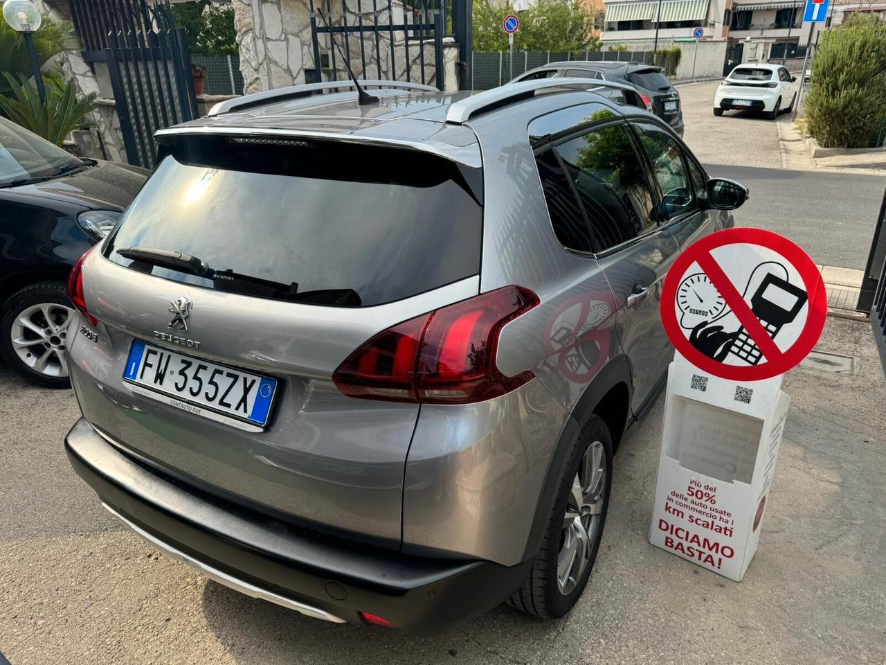 Peugeot 2008 BlueHDi 100 S&S Black Matt