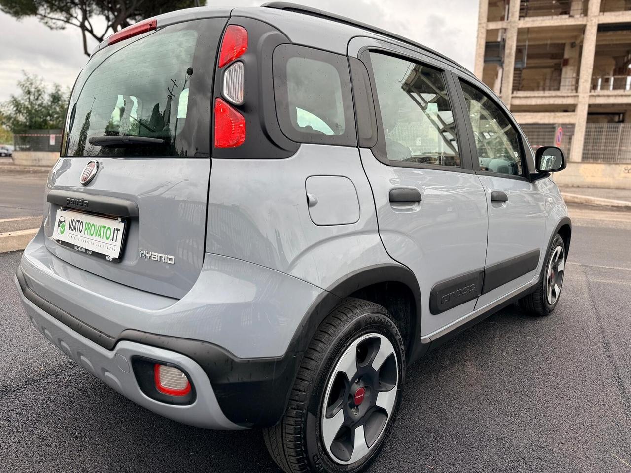 Fiat Panda CROSS HYBRID UNIPRO 30.000KM
