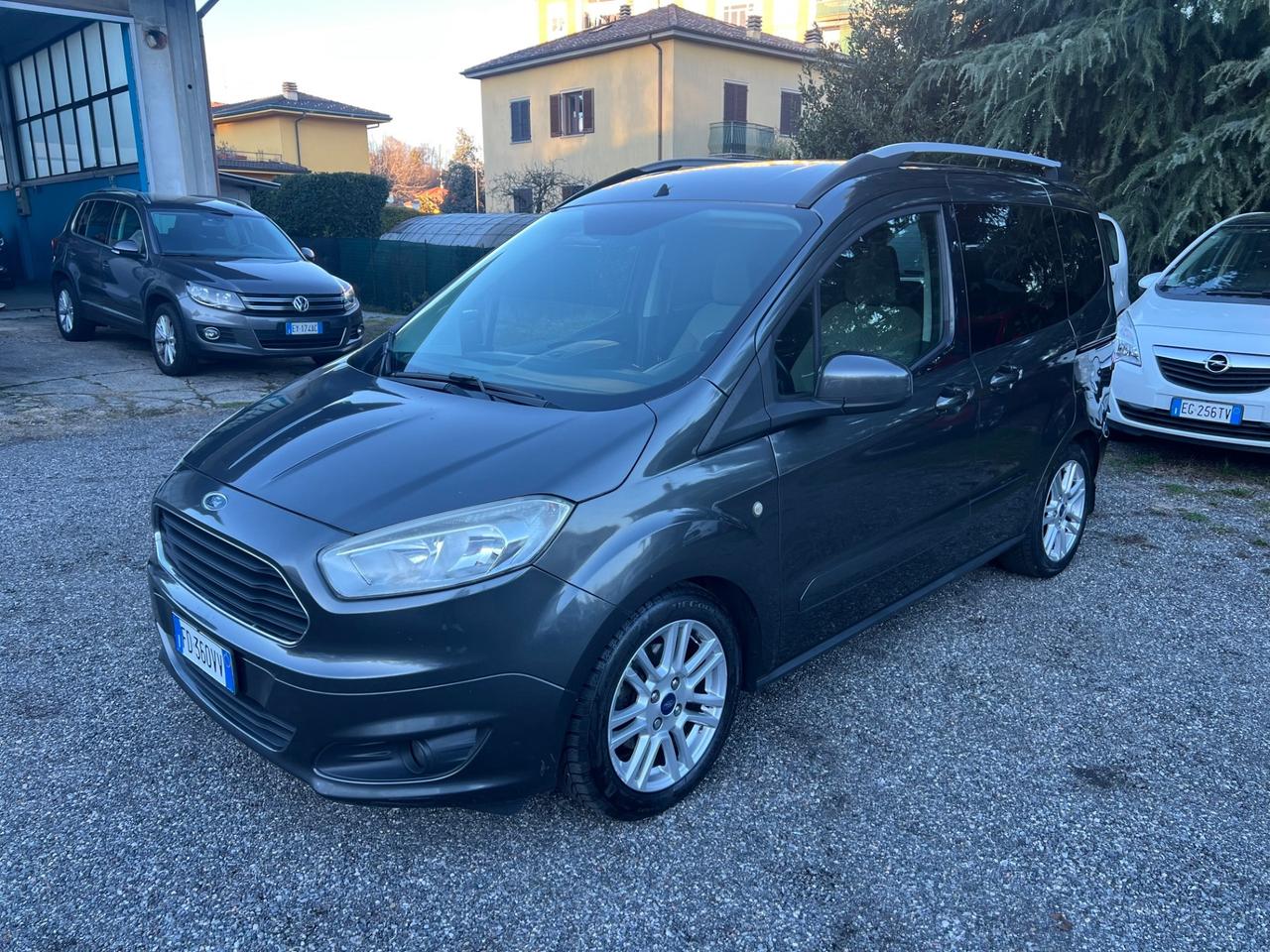Ford Tourneo Courier 1.5 TDCI 95 CV Titanium