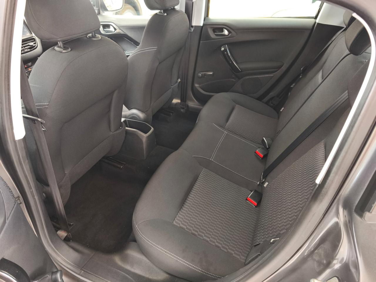 Peugeot 208 PureTech 82 5p. GPL Active