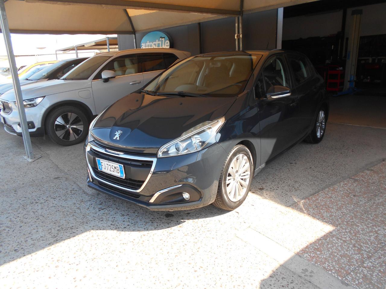 Peugeot 208 PureTech 82 5 porte Allure