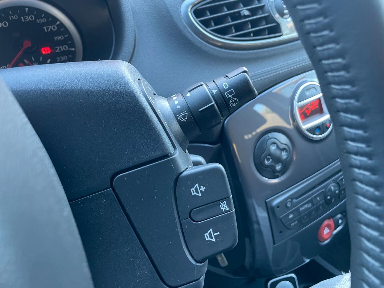 Renault Clio 1.2 16V 5 porte 20th Anniversario NEOPATENTATI