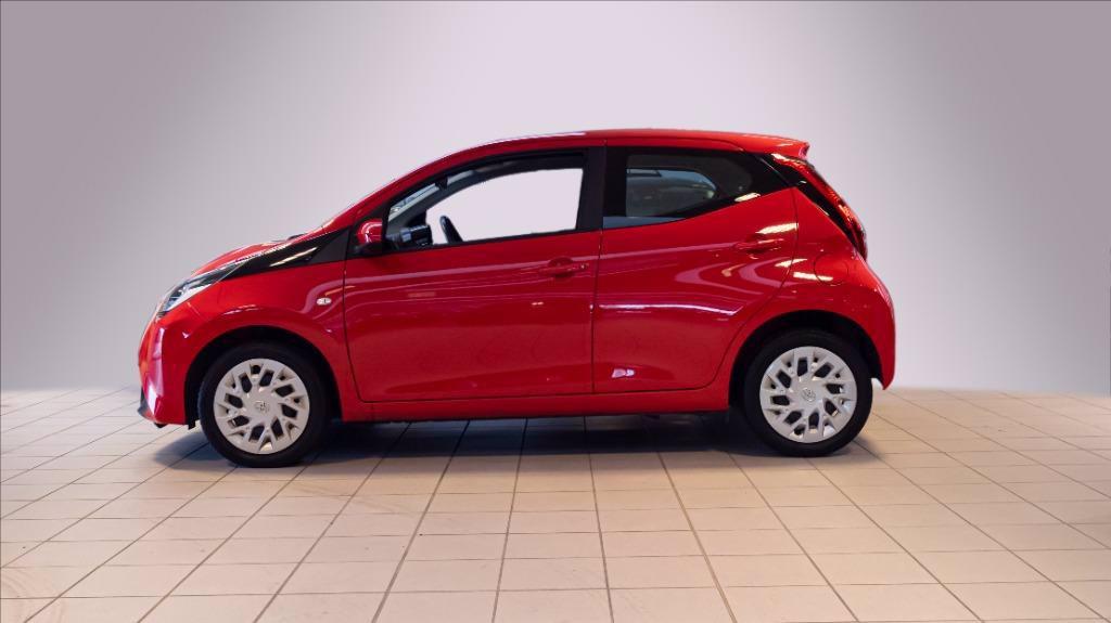TOYOTA Aygo 5p 1.0 x-play 72cv del 2020