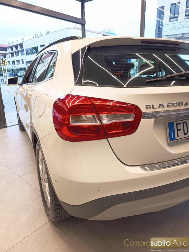 MERCEDES-BENZ GLA 200 d Automatic 4Matic Premium