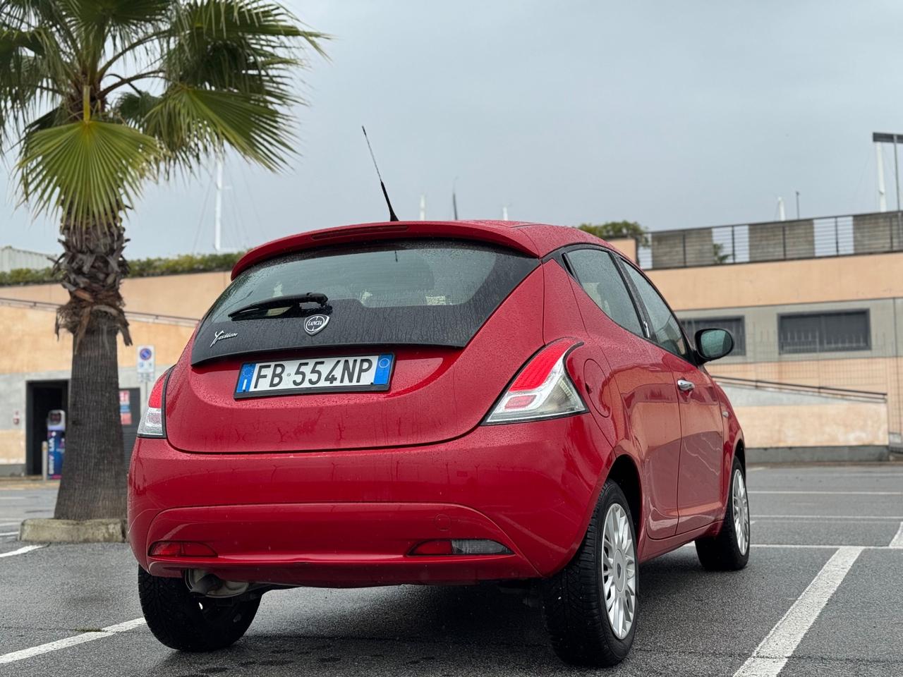 Lancia Ypsilon 1.3 MJT 95CV PLATINUM 12MESI DI GARANZIA 1 PRO