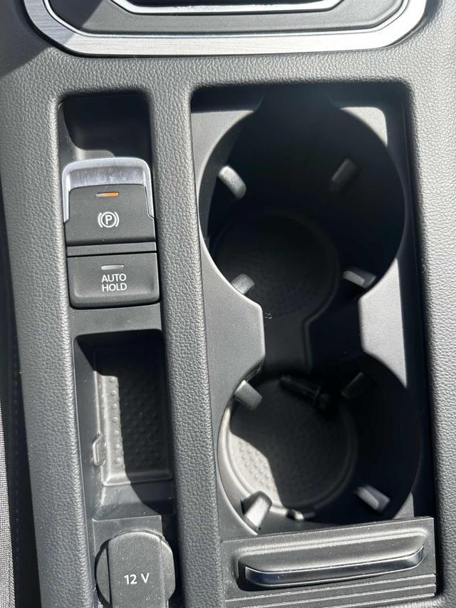 VOLKSWAGEN Passat Variant 2.0 TDI SCR EVO Business "PARI AL NUOVO"