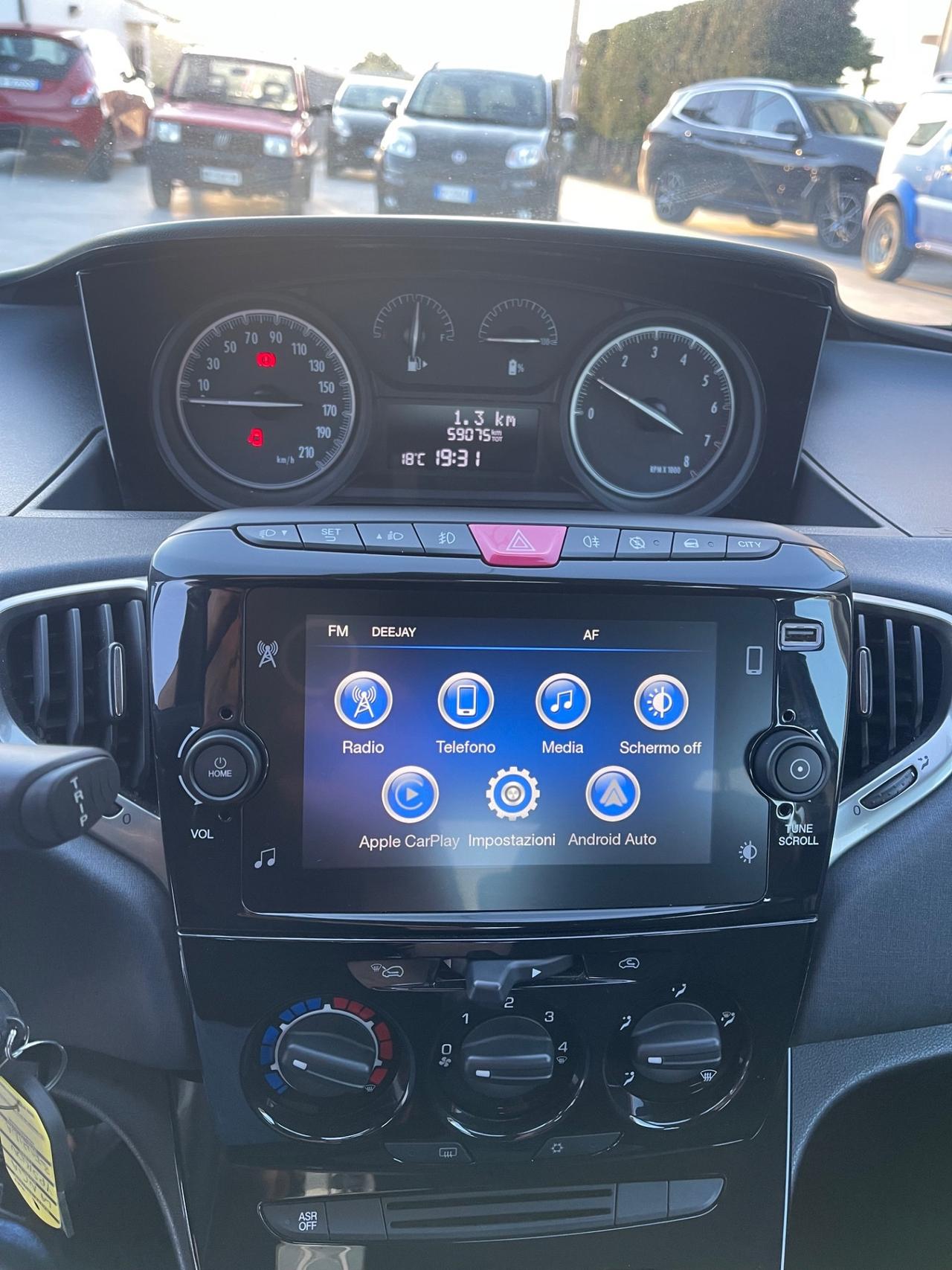 Lancia Ypsilon 1.0 FireFly 5 porte S&S Hybrid Ecochic Gold
