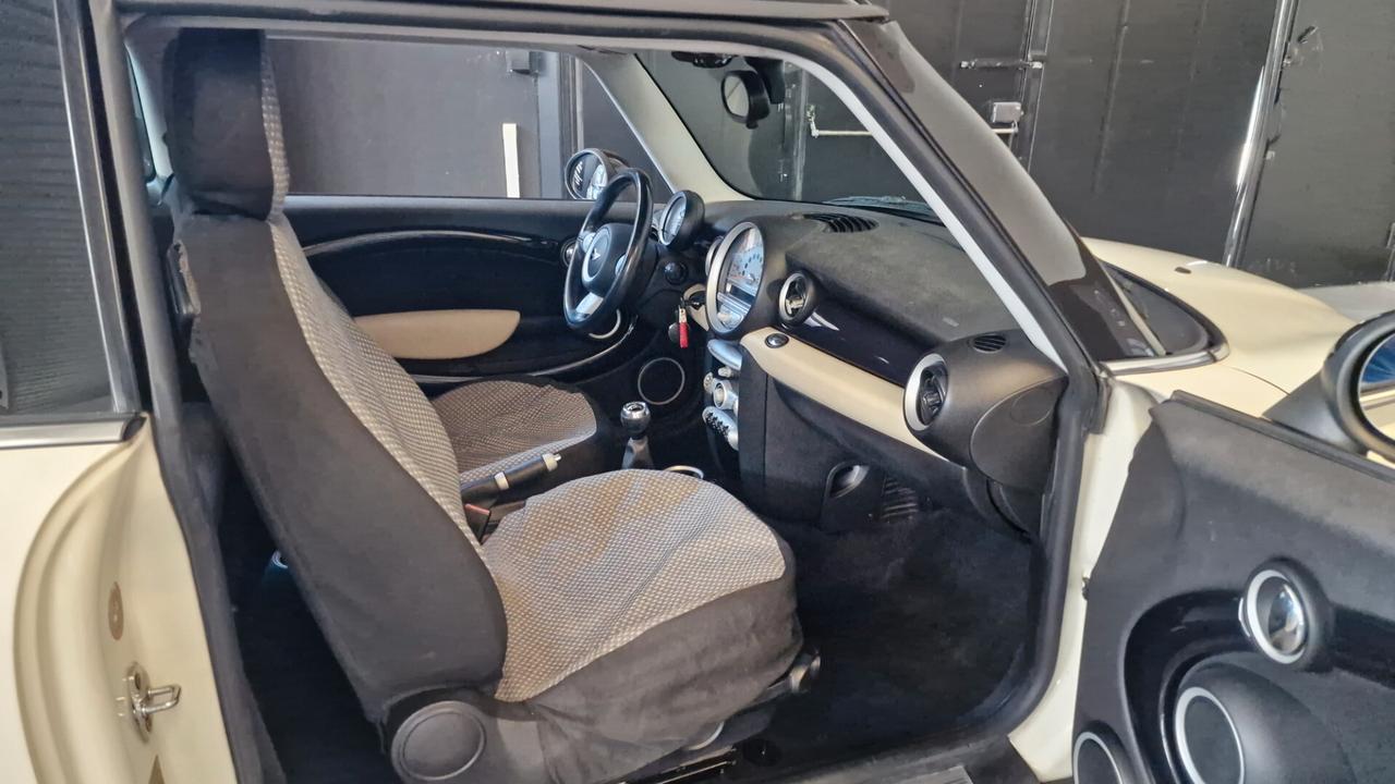 Mini 1.6 16V Cooper D