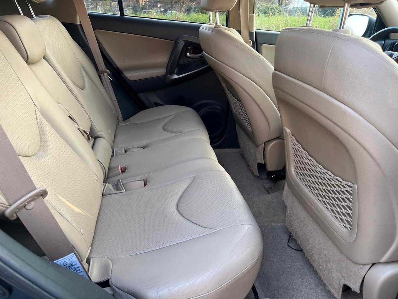 Toyota RAV 4 RAV4 2.2 D-Cat 177 CV Luxury