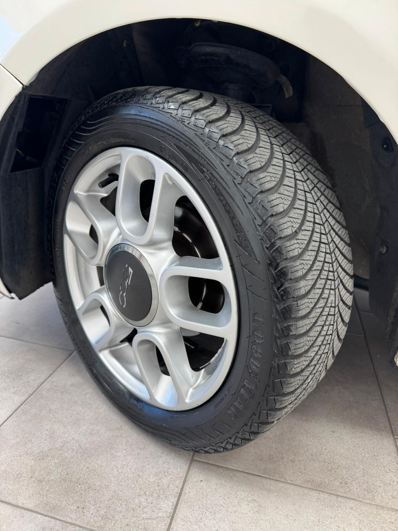 FIAT 500 LOUNGE 1.2 BENZINA 2011