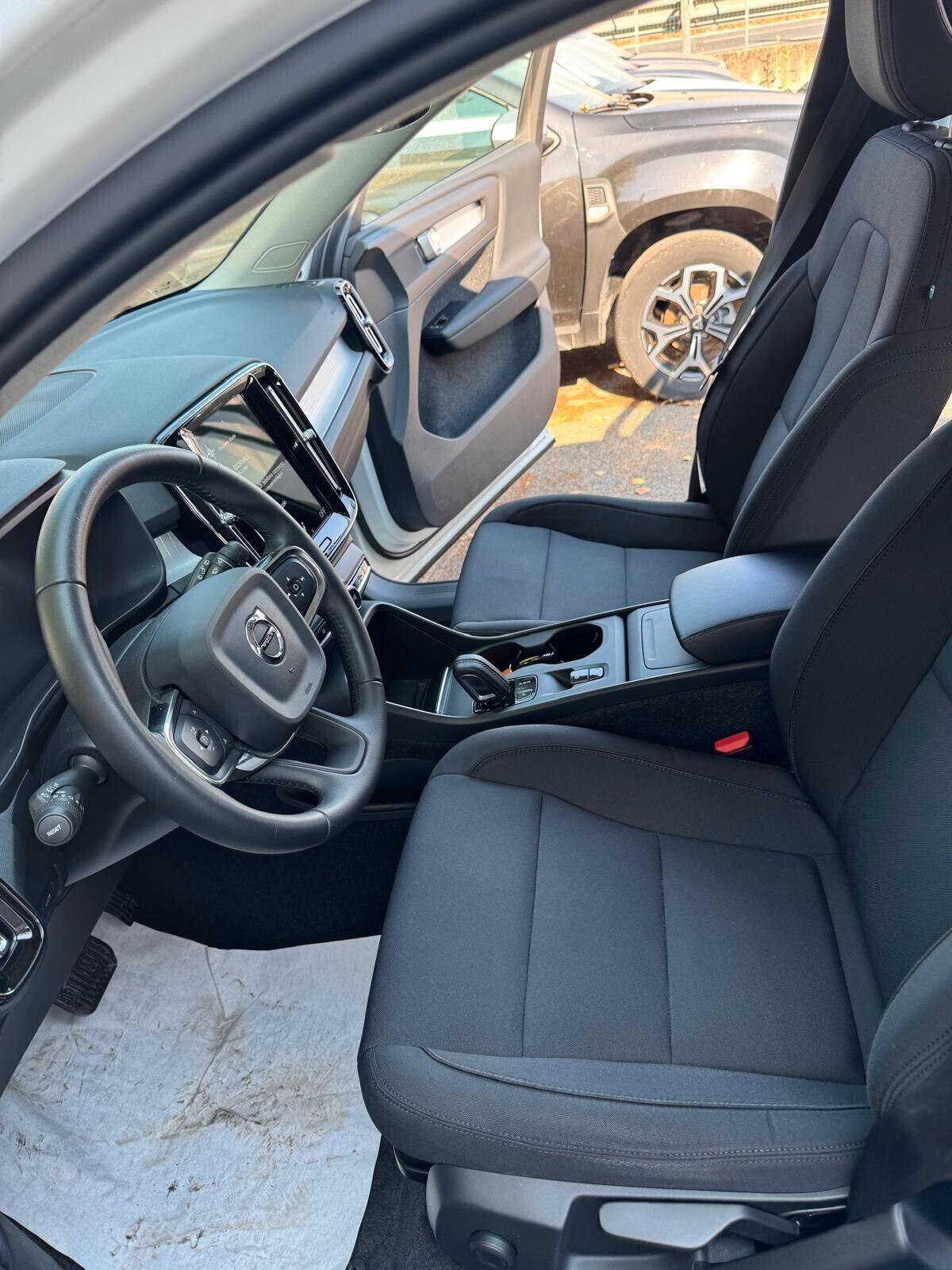 Volvo XC40 T2 Geartronic Momentum Core