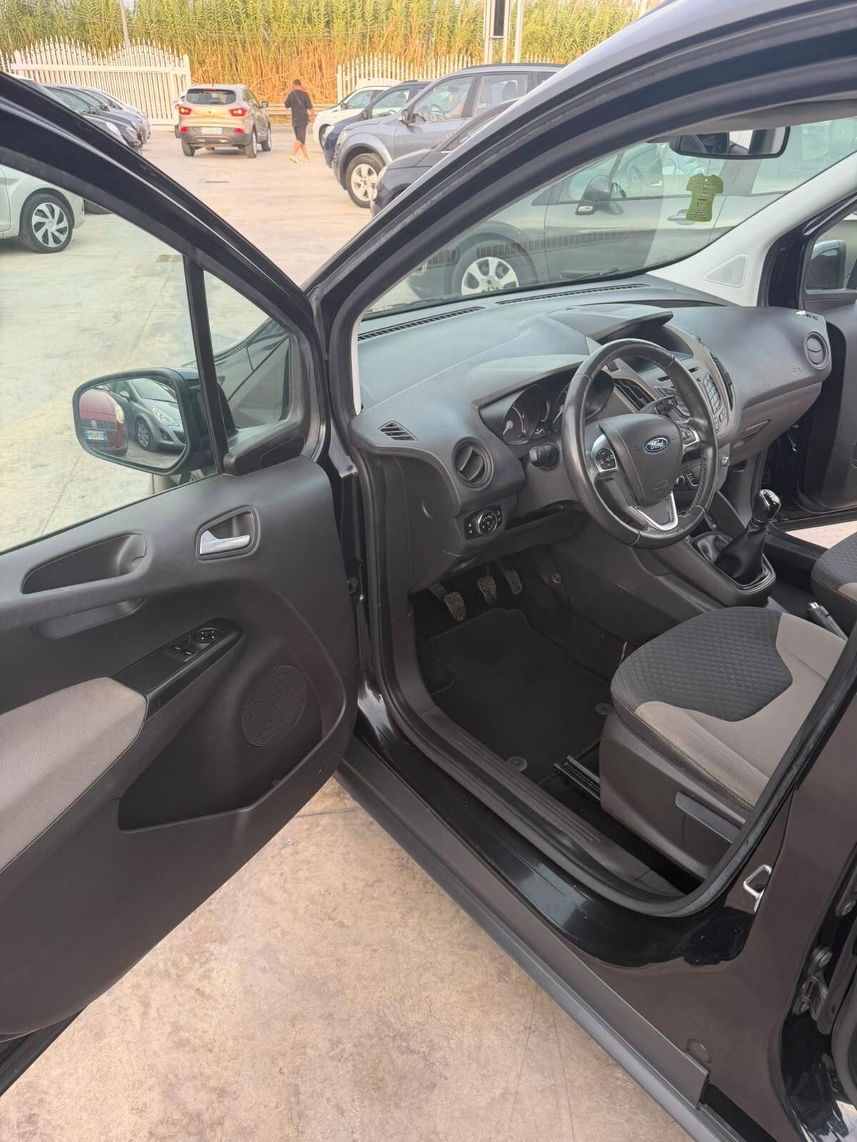 Ford Tourneo Courier 1.5 TDCI 75 CV Titanium