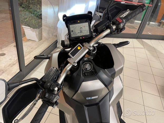 Honda X-Adv 750cc anno 2019 Grigio opaco km 6000