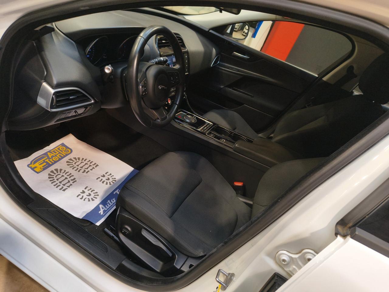Jaguar XE 2.0 D Turbo 180CV aut. Portfolio