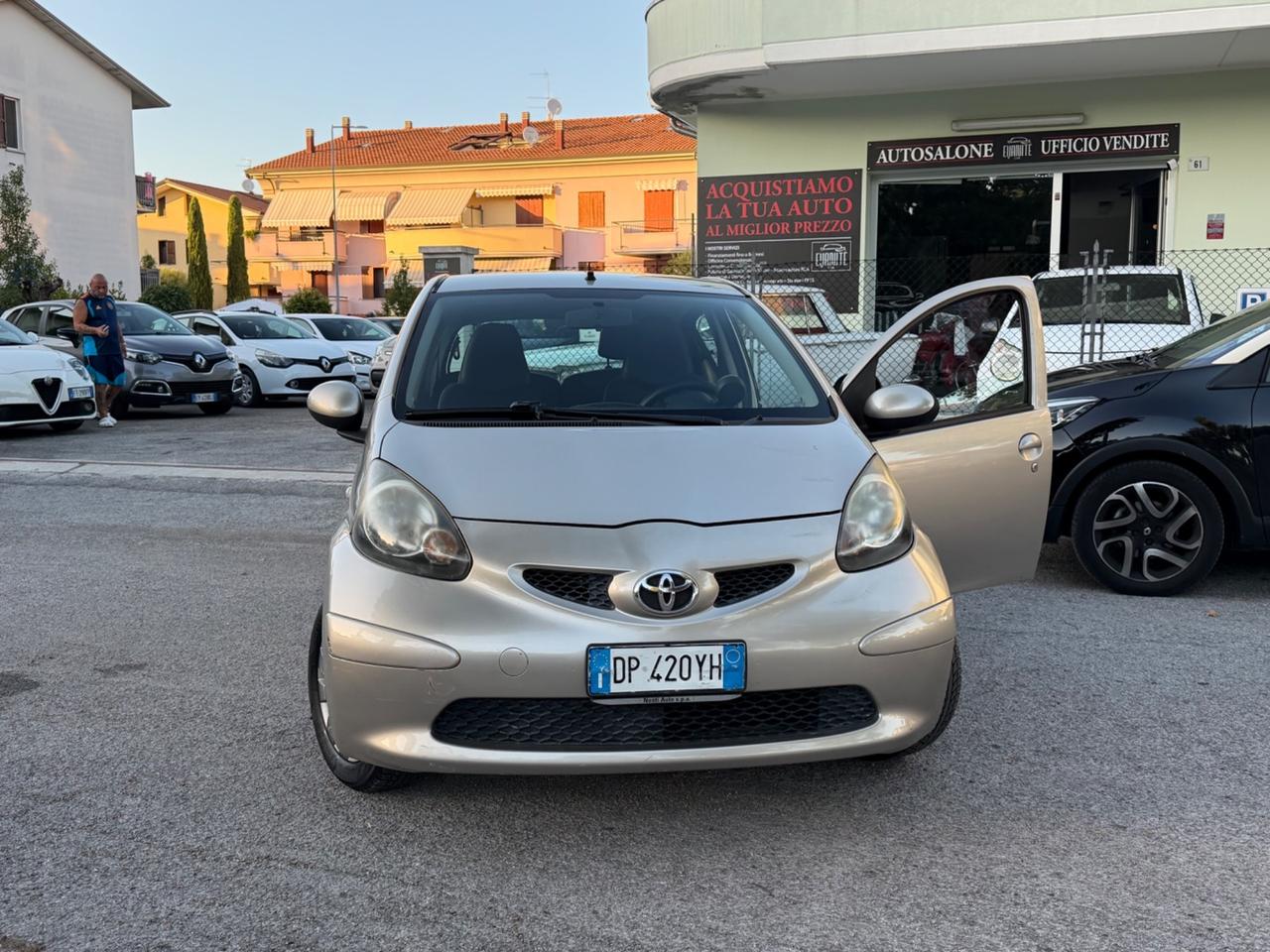 Toyota Aygo 1.0 12V VVT-i 5 porte Sol