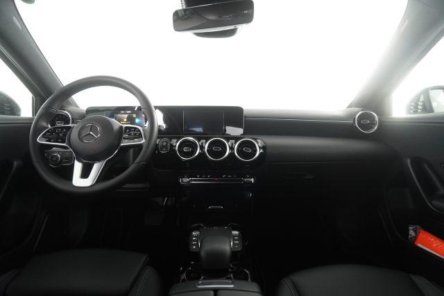 MERCEDES-BENZ A 180 A 180 d Automatic Business Extra