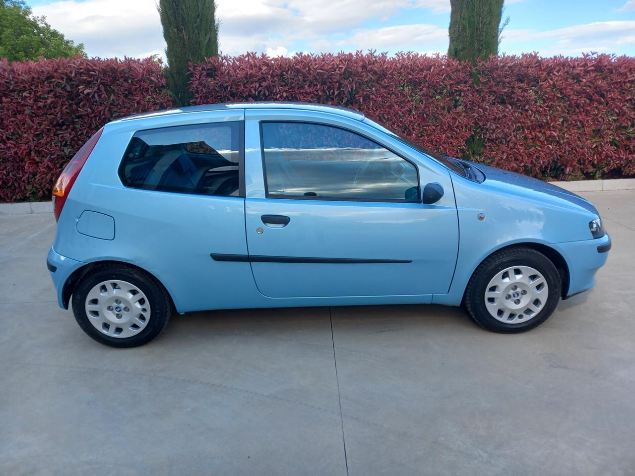 Fiat Punto 1.2i cat Feel SOLO 30000 KM !!!!!