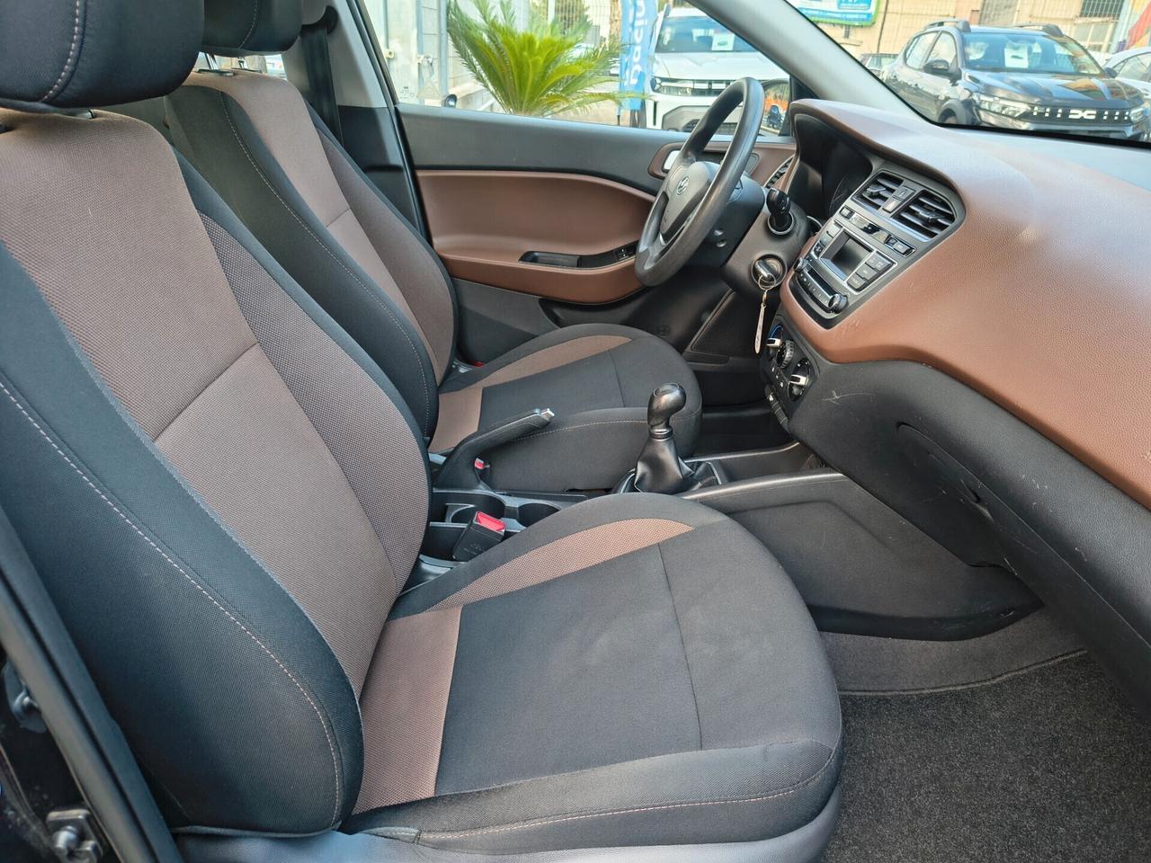 HYUNDAI I20 1.2 GPL UNICOPROPRIETARIO ANNO 2017