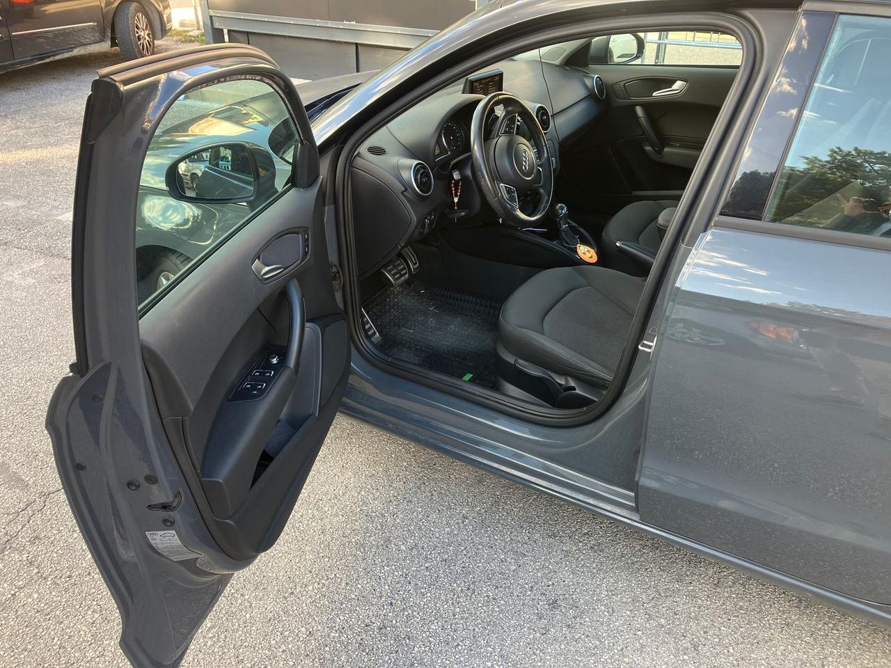 Audi A1 1.6 TDI Metal Plus #7139