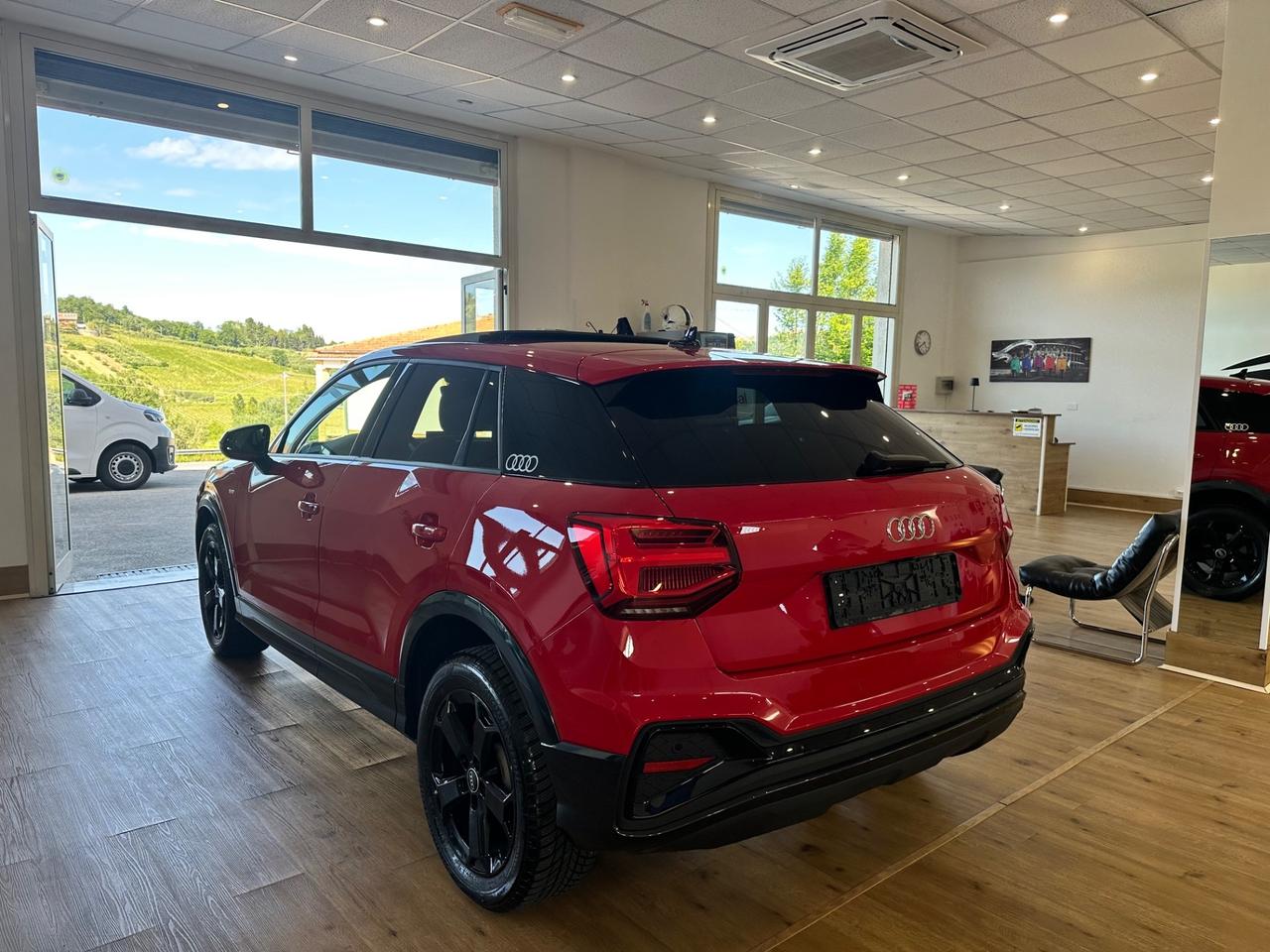 Audi Q2 35 TFSI Identity Black S-Line plus