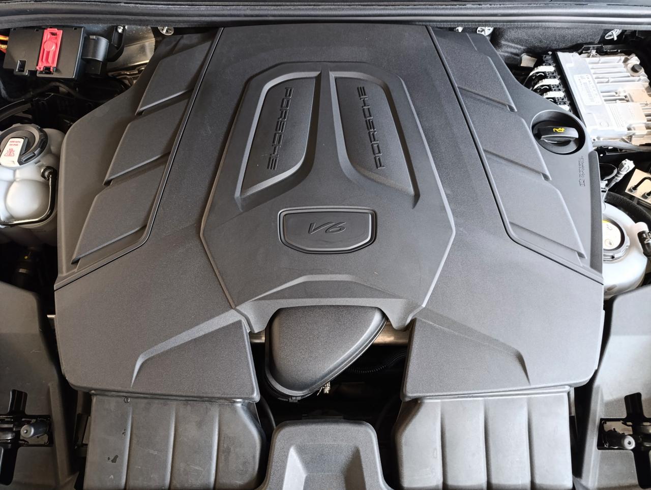 Porsche Cayenne 3.0 e-hybrid S tiptronic