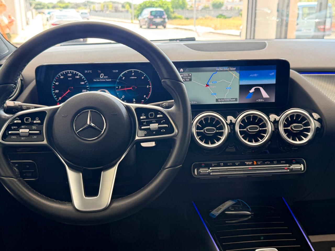 Mercedes-benz GLA 200 d Premium auto AMG TETTO APRIBILE,LUCI SOFFUSE,TELECAMERA,APPLE CARPLAY,SEDILI RISCALDABILI,VIRTUAL