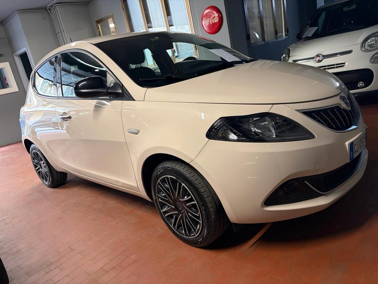 Lancia Ypsilon 1.0 FireFly 5 porte S&S Hybrid Ecochic A. Ferretti