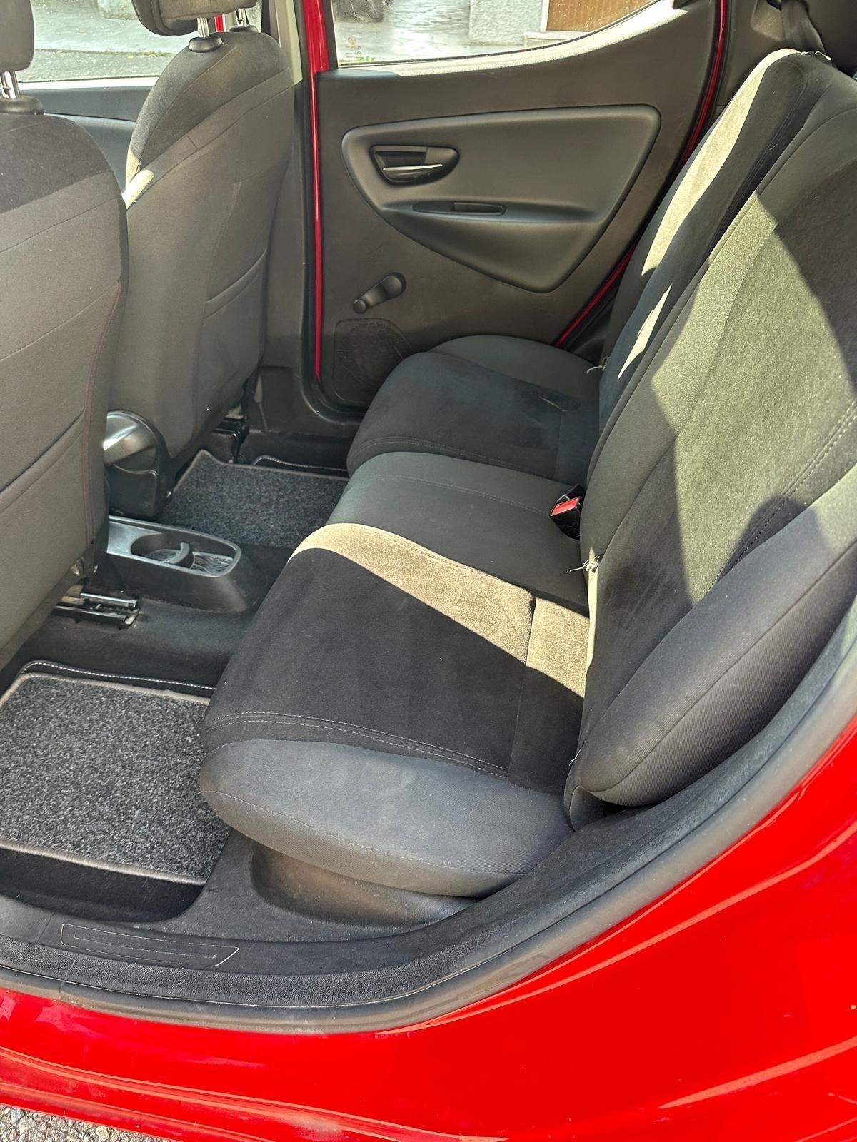 Lancia Ypsilon 0.9 TwinAir 85 CV 5 porte S&S Gold NEOPATENTATI